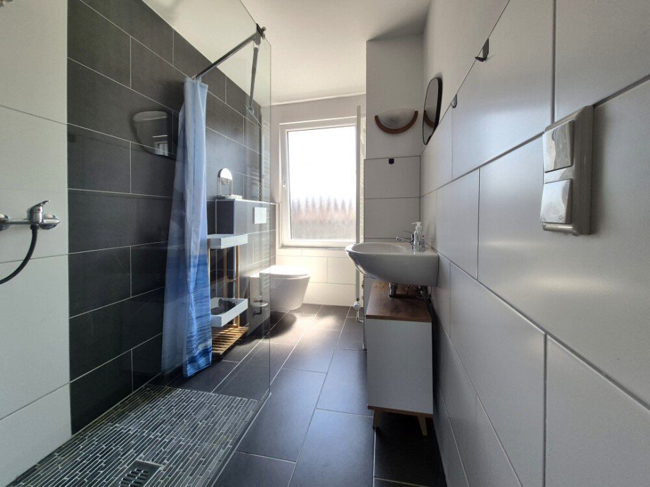Bad Dachgeschosswohnung D�sseldorf