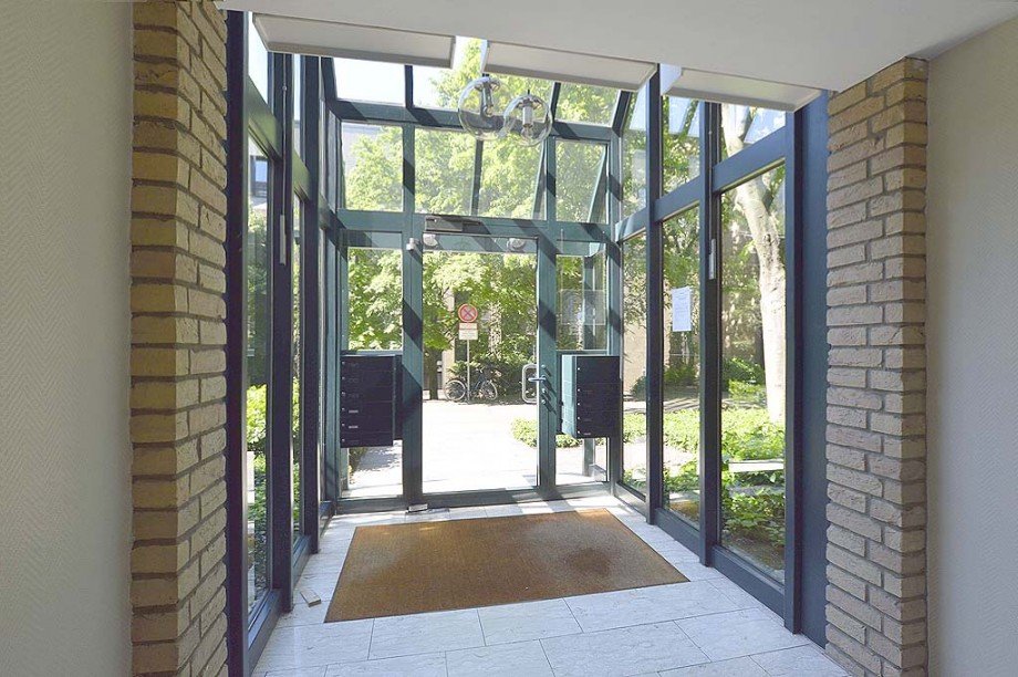 Hauseingang Etagenwohnung D�sseldorf