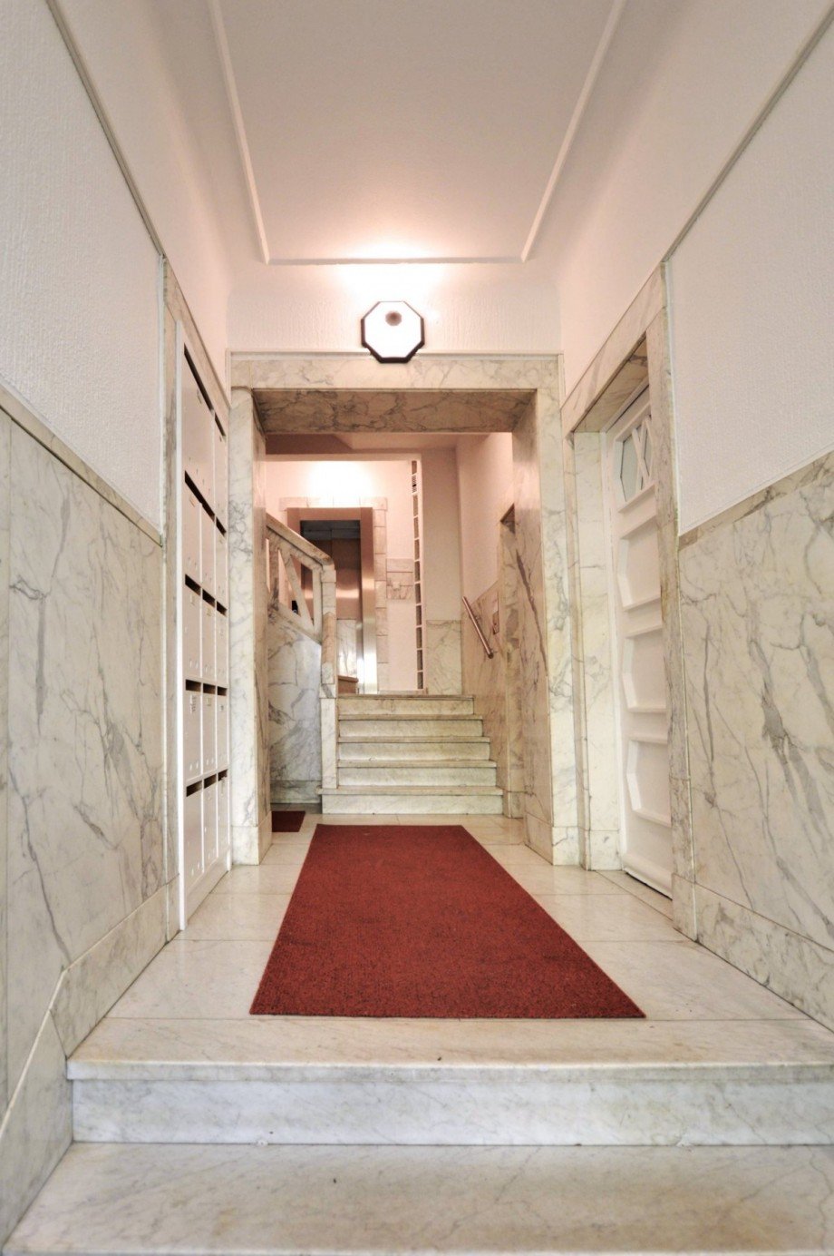 Hauseingangsbereich Maisonettewohnung D�sseldorf