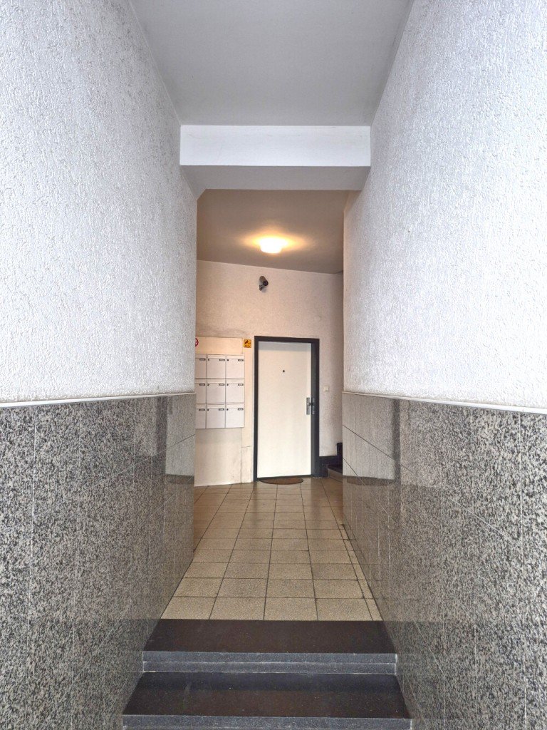Hauseingang D�sseldorf - Oberbilk Dachgeschosswohnung 2-Zimmer-Eigentumswohnung mit gro�er Dachterrasse in D�sseldorf Oberbilk