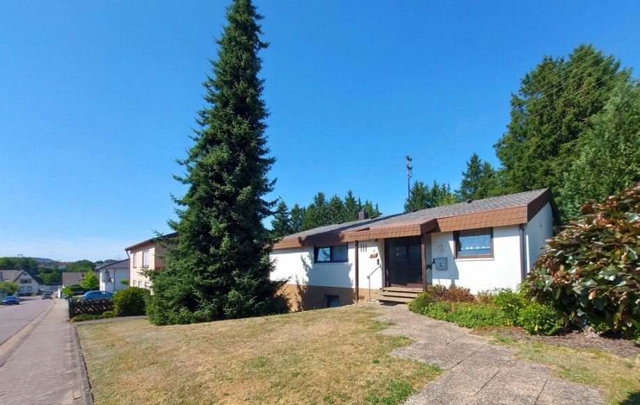 Frontansicht Einfamilienhaus Schwalbach