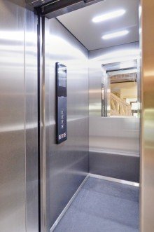 Aufzug 2026 Penthouse-Maisonettewohnung mit grandioser Weitblick-Dachterrasse